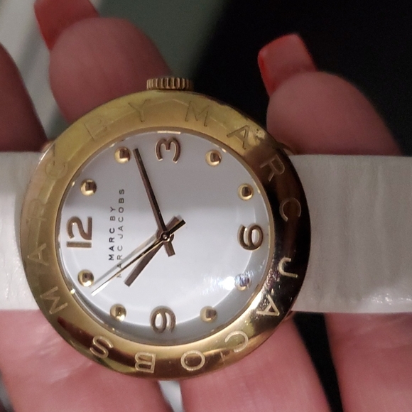 Auth White and Gold Marc by Marc Jacobs Watch - Picture 5 of 5
